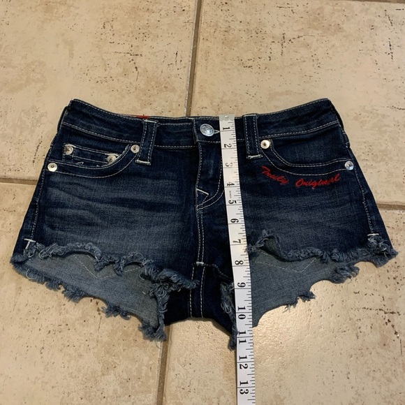 True Religion Women's Halle Cutoff Denim Shorts - Size 25/26 - Dark Wash - Picture 8 of 9